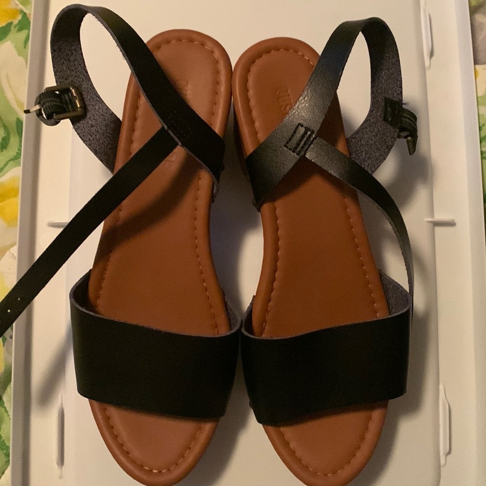 Brand New platform cushionaire shoes